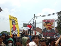 Aksi Demonstrasi di Parung Panjang Singgung RK dan Bupati Bogor: Ketika Jadi Calon, Manis Kepada Warga