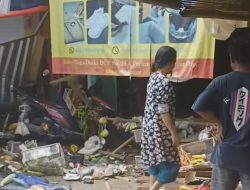 Supir Diduga Ngantuk, Mobil Xpander Seruduk Dua Warung di Cileungsi