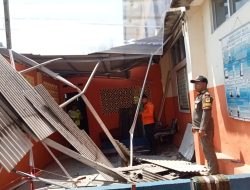 Musala dan Bangunan Kelas SDN Kemang 2 Ambruk Diterjang Angin Kencang