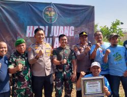 Ikut Berpartisipasi Penanaman Sejuta Pohon, PT Tirta Investama Diganjar Penghargaan oleh Kodim 0621