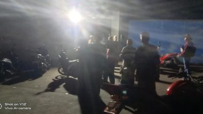 Alami Sesak Nafas Gegara Asap Pembakaran, Puluhan Warga Geruduk Pabrik Peleburan Besi di Klapanunggal