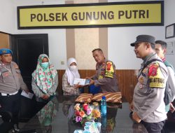 Viral di Medsos, Kapolsek Gunung Putri Berikan Bantuan Kepada Anak Perempuan Pedagang Kopi