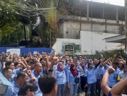Upahnya Dipotong 50 Persen, Ratusan Karyawan PT Semasi Mogok Kerja