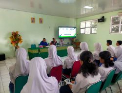 Ketua PWI Subagiyo Minta Siswa SMPN 3 Cibinong Bijak Gunakan Medsos