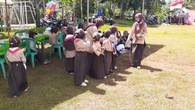 Bentuk Ahlakul Karimah dengan Mencintai Alam Siaga dan Penggalang, Murid MI Nurul Islamiyah Gelar Kegiatan Pramuka