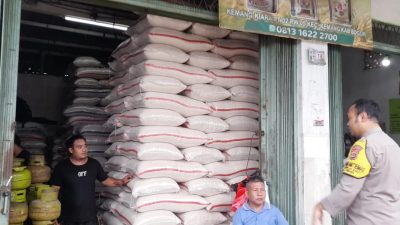 Bhabinkamtibmas Polsek Kemang Pantau Harga Beras di Pasar Kemang, Kata Pedagang Ada Penurunan