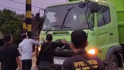 Langgar 8 Poin Kesepakatan dengan Pemkab Bogor, Truk Tambang di Parung Panjang Diputar Balik Dishub dan Warga
