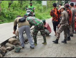 Proyek CV Rizki Putra Mangkrak, Forkopimcam Sukamakmur Gotong Royong Rapihkan Jalan