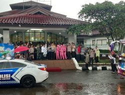 Kapolres Bogor Lepas 450 Pemudik Gratis di Cibinong
