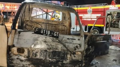 Mobil Losbak Pengangkut Bensin Terbakar di Cibungbulang, Polisi: Keberadaan Sopir Belum Diketahui