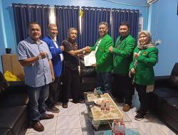 Wakili Elly Yasin, Lurah Usup Ambil Formulir Cabup ke Partai Demokrat
