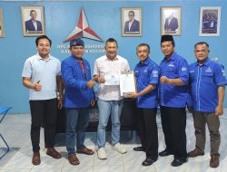 Ogah Disebut Hanya Cek Ombak, Rike Iskandar Bupati EDAN Kembalikan Formulir Pendaftaran Cabup Bogor ke Demokrat