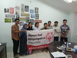 SOIna Jalin Kerjasama dengan SLB, Ahmad Azwari Serahkan SK Anggota Klub