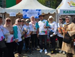 Sukseskan Jalan Sehat Kadin di HJB Ke-542, Sulhajji Jompa Sumbang 1 Tiket Umroh