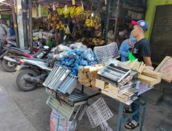 Berkah Idul Adha 1445 H, Pedagang Arang dan Tusuk Sate Dadakan Raup Untung Ratusan Ribu Perhari
