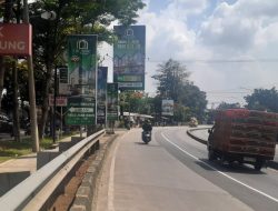 Bahayakan Pengendara, Billboard Milik Perumahan di Jalan Kemang-Parung Dikeluhkan Warga dan Pengguna Jalan 