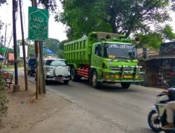 Truk Tambang Sering Melintas di Ciseeng Siang Hari, Perbub 56 Tahun 2023 Hanya Mimpi