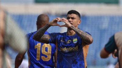 Persib Bandung Bekuk PSM Makasar 2-0 dalam Laga Pembuka Piala Presiden 2024
