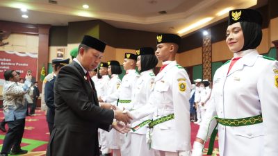 Asmawa Tosepu Kukuhkan Paskibraka Kabupaten Bogor