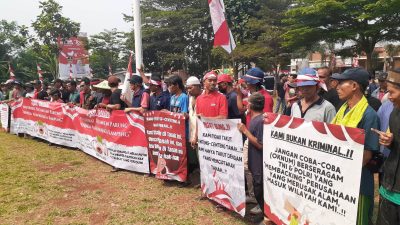 Minta PT Kahuripan Raya Sisakan Lahan Hijau, Jajaka Desa Iwul Gelar Aksi Damai di Halaman Kantor Kecamatan Parung