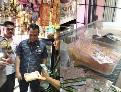 Grebek Warung Klontong, Kades Ciangsana Temukan Ribuan Butir Obat Golongan G, Penjulnya Digiring ke Kantor Polisi