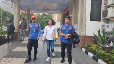 Deolipa Yumara Dampingi Pegawai Damkar Kota Depok Laporkan Dugaan Korupsi