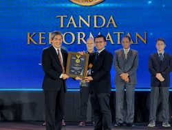 Konsisten Optimalkan Energi Baru Terbarukan, SBI Pabrik Narogong Raih Penghargaan dari Majalah Listrik Indonesia