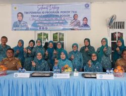 Dukung Sabet Juara di Tingkat Jabar, Siti Chomzah Asmawa Berikan Pembinaan Kepada TP-PKK Desa Wanaherang