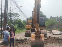 Jembatan Kongsi Ciseeng Penghubung 3 Kecamatan Mulai Dibongkar, Pengerjaan Ditarget 95 Hari