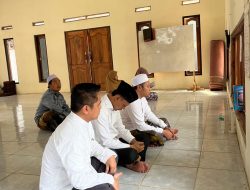 Sambangi Pimpinan Ponpes Hudatul Falah dan Ponpes Al Inayah di Ciseeng, Jaro Ade Minta Doa Restu