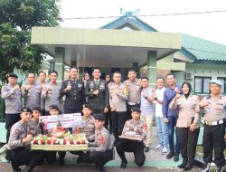 Momen HUT TNI Ke-79, Kapolres Bogor Berikan Kejutan untuk Dandim 0621