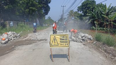 Rekonstruksi Jalan Pondok Udik-Karihkil Kemang Dimulai, Abdul Jalil Ajak Warga Ikut Mengawasi