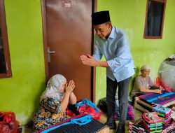 Jaro Ade Dialog dengan Pengrajin Keset di Desa Jampang Kemang, Akan Tingkatkan Perekonomian Lewat UMKM