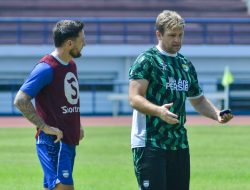 Marc Klok Dipastikan Absen Lawan Persebaya