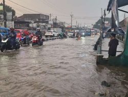 Drainase Dangkal dan Bangunan Liar jadi Penyebab Banjir di Jalan Raya Kemang Salabenda