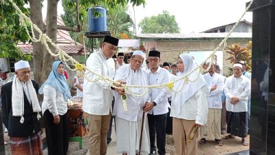 Gunting Pita Makam Mbah Sake di Citeureup, Cabup Rudy Susmanto Khusyuk Ikuti Setiap Prosesi