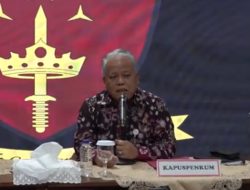 Kejagung Tetapkan Eks Pejabat MA Tersangka Kasus Suap Ronald Tannur, Uang Rp920 M dan Emas Disita
