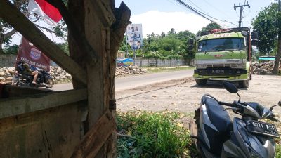 Terdampak Pembangunan Jembatan Kongsi, Warga Desa Cibeuteng Udik dan Karihkil Ciseeng Keluhkan Truk Tambang Melintas di Wilayahnya