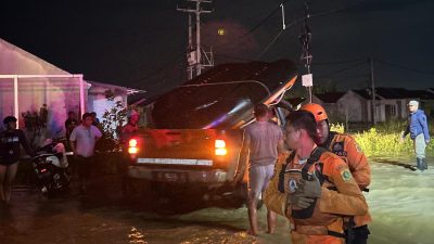 Tanggul Sepanjang 30 Meter Jebol, Ribuan Warga Klapanunggal Terdampak Banjir