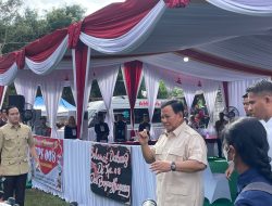Prabowo Subianto Nyoblos di TPS 08 Bojong Koneng, Pose Jari Kelingking Bikin Salah Fokus