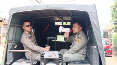 Tingkatkan Partisipasi Masyarakat pada Pilkada 2024, Satpol PP Kecamatan Kemang Woro-woro Keliling Lingkungan 