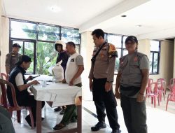 436 Warga Desa Semplak Barat Kemang Terima Beras Bantuan Pangan 10 Kg Beras