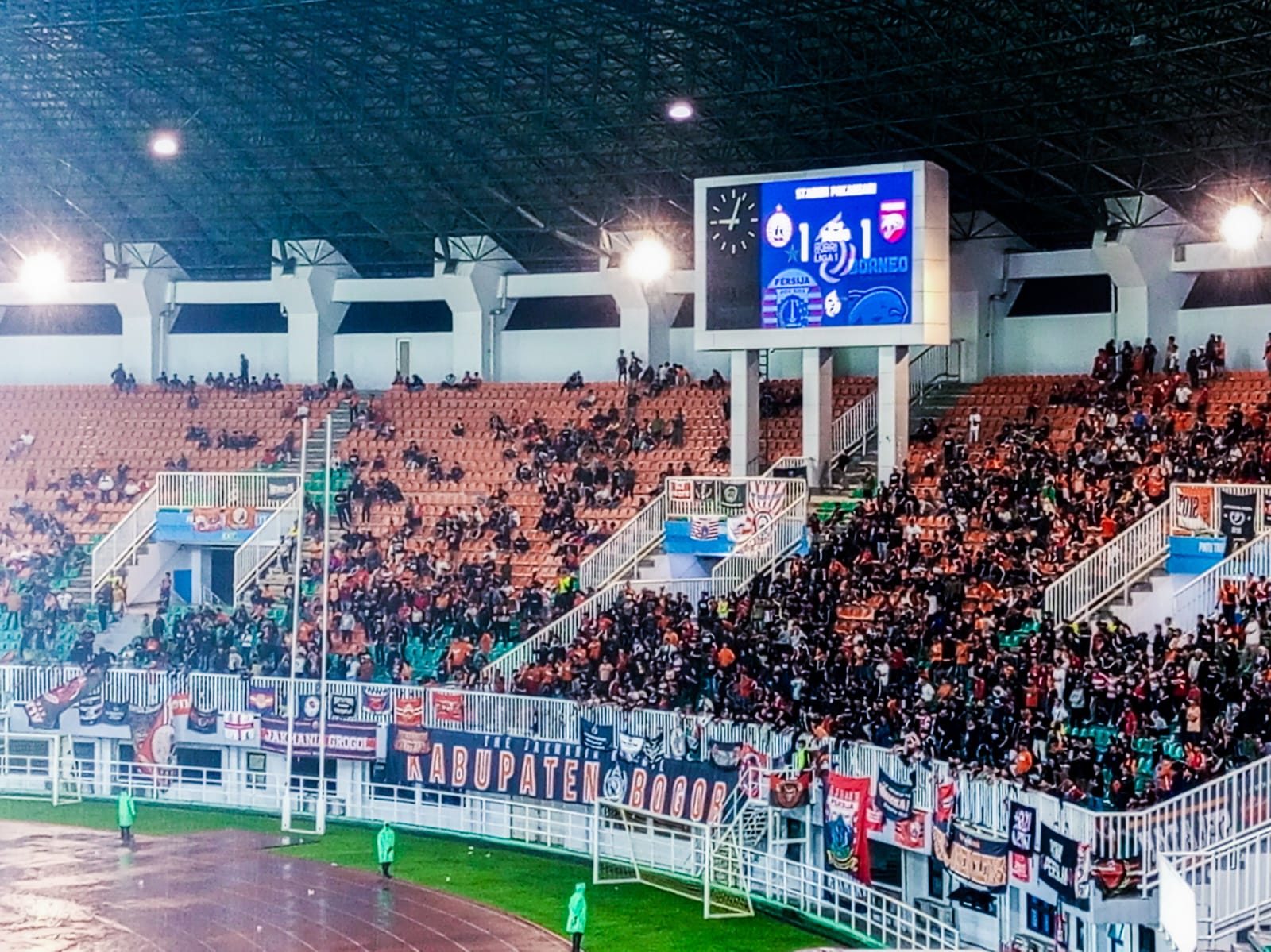 Diwarnai Kartu Merah dan Gol Injury Time, Borneo FC Imbangi Persija Jakarta 1-1 di Stadion Pakansari