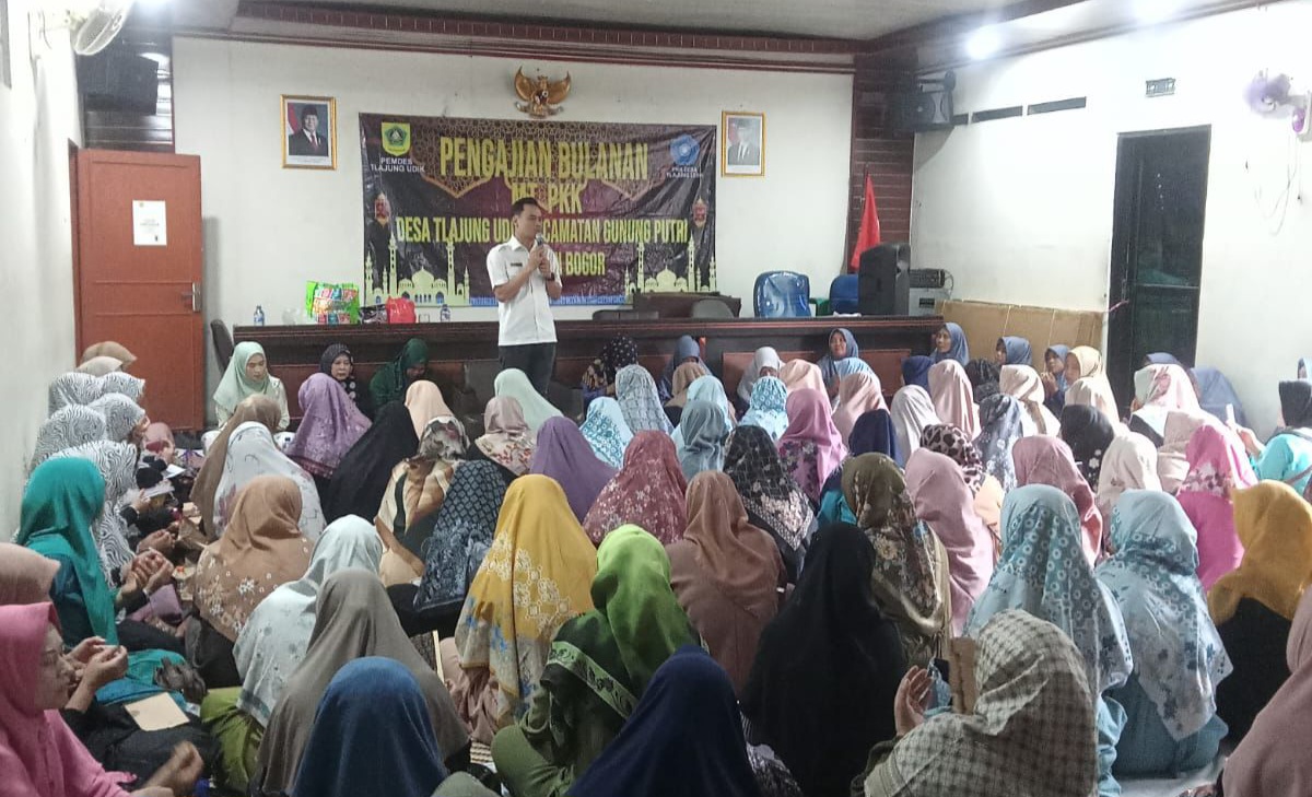 Ratusan Ibu-ibu Ikuti Pengajian Rutin Bulanan Desa Tlajung Udik