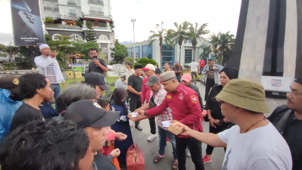 M1R SSB Kota Bogor Berbagi Takjil dan Santunan di Bulan Ramadhan