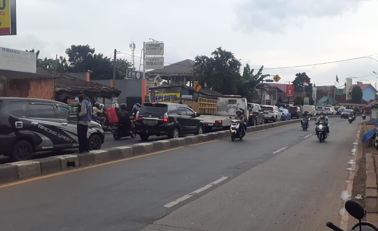 Pengendara Sebut Jalan Bomang jadi Biang Kerok Kemacetan di Simpang Jampang