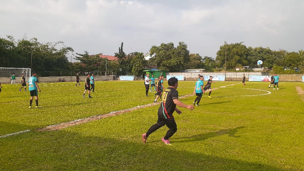 Pererat Silaturahmi, Pemdes Cimanggis dan Kemang Gelar Pertandingan Persahabatan Sepak Bola