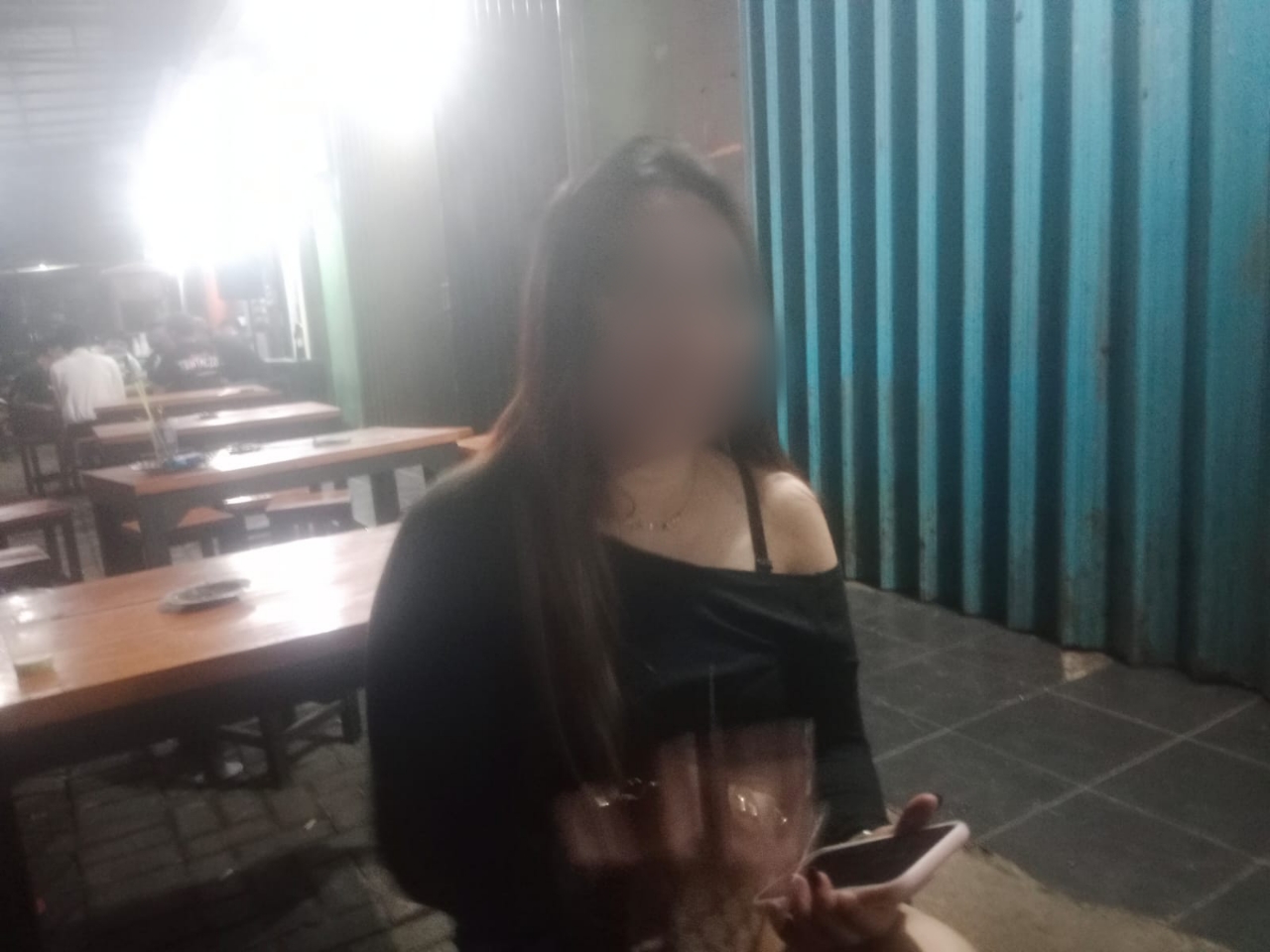 Cempaka, Rela jadi LC Karaoke di Gunung Putri Demi Nafkahi Keluarganya