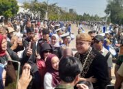Turun Menyapa Warga saat Helaran Budaya HJB di Pakansari, Warga: Sehat-sehat Bapak Rudy Susmanto