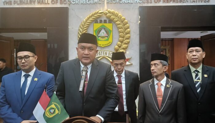 Bupati Rudy Susmanto Ajak Iluni Smansa Cibinong Bangun Kabupaten Bogor